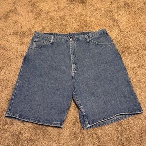 Wrangler Jean Shorts Mens 42 Blue Relaxed Fit Denim 9'' Inseam Pockets Casual